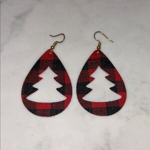 Buffalo Plaid Holiday Tree Cut Out Earrings 
❤️🌲🖤